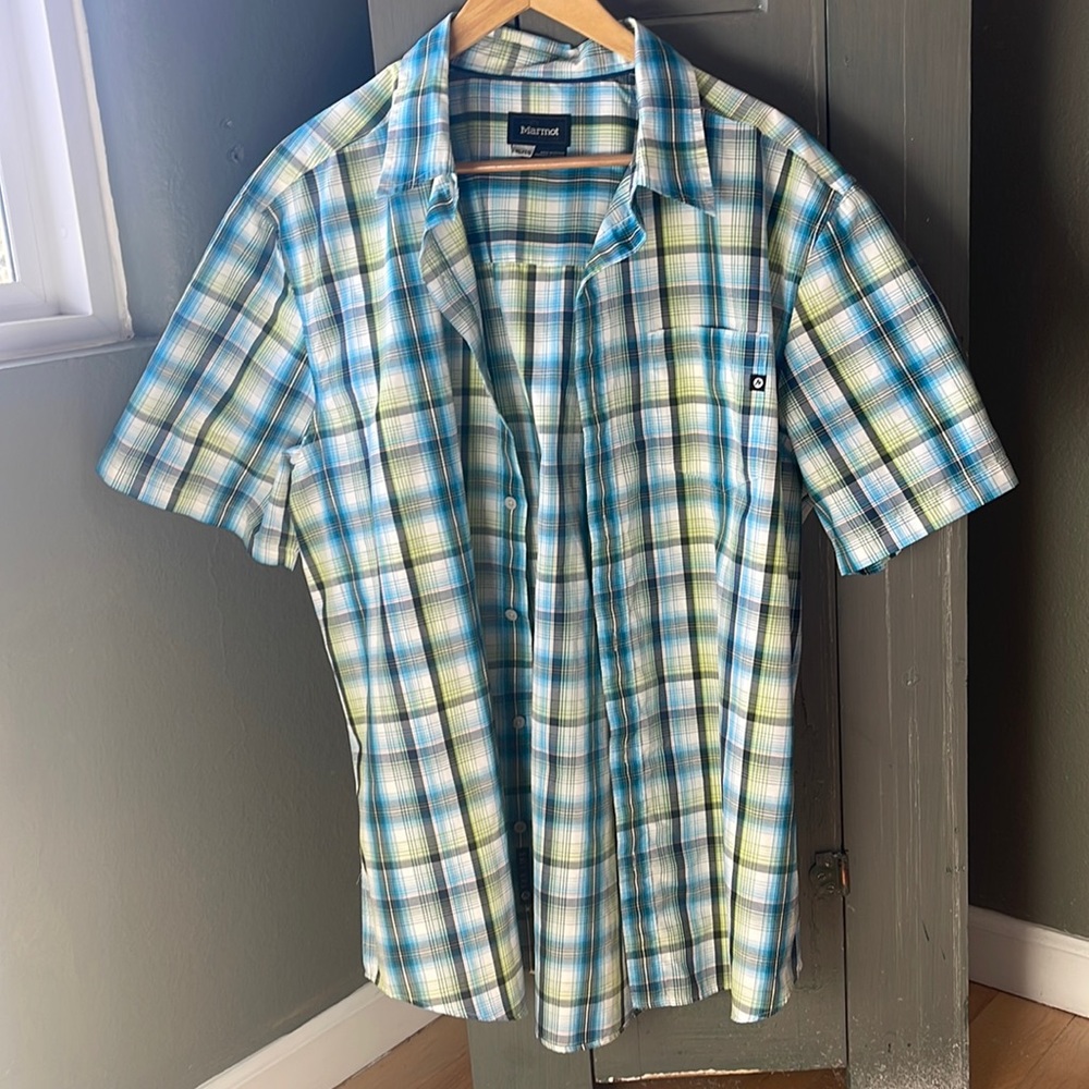 Marmot short sleeve button down shirt like new/excellent condition XL